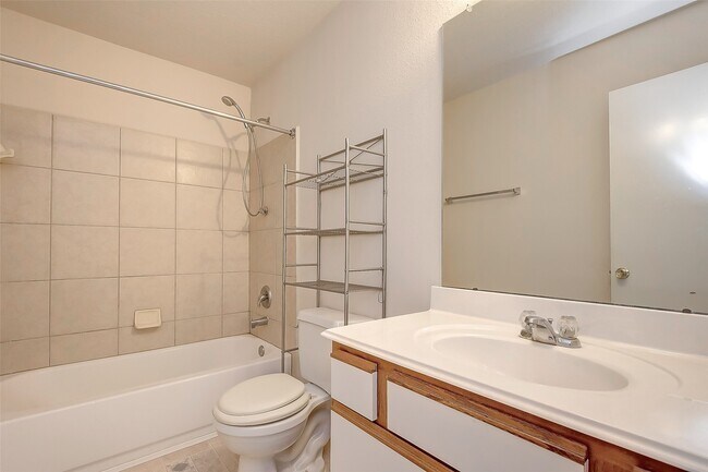 Building Photo - 3619 Apple Dale Dr