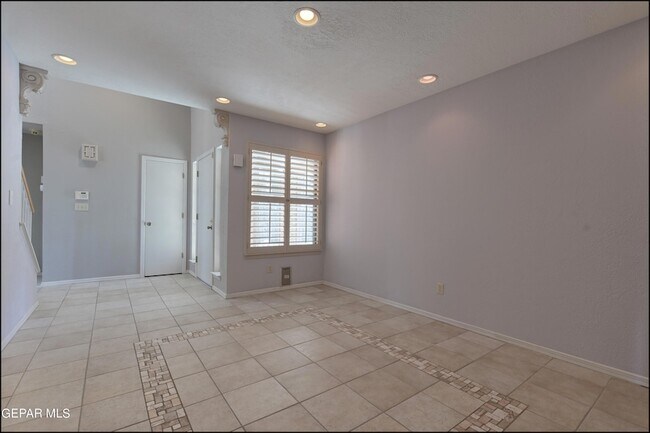 Building Photo - 601 Firedale Ln