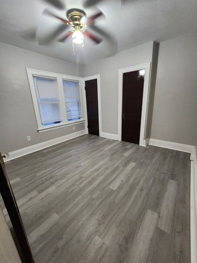 Building Photo - Kendall2550