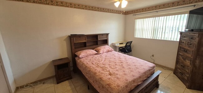 Building Photo - Charming 2 Bedroom / 1 Bathroom House