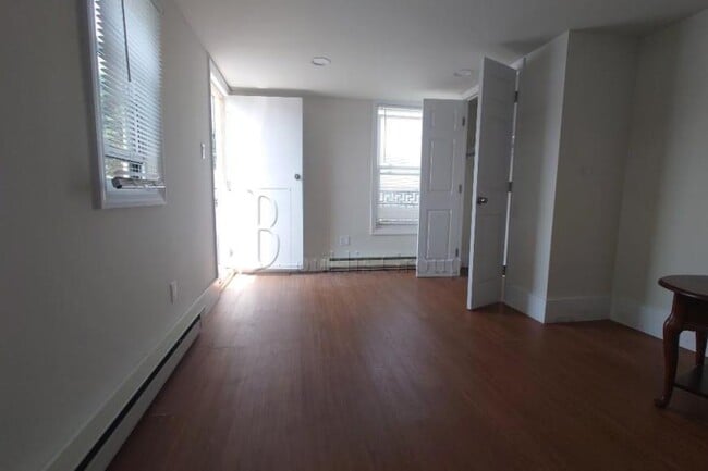Building Photo - 1 bedroom in ASTORIA NY 11102