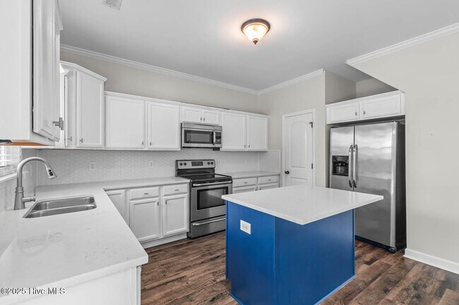 Building Photo - 106 Shallow Ct