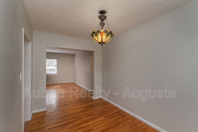 Building Photo - 501 Milledge Rd