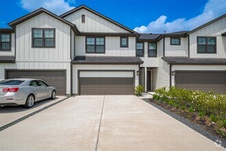 Building Photo - 27846 Western Crk Ct