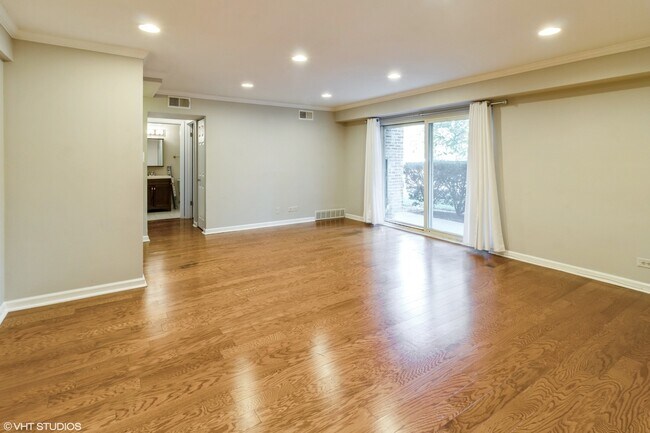 Building Photo - 700 Perrie Dr