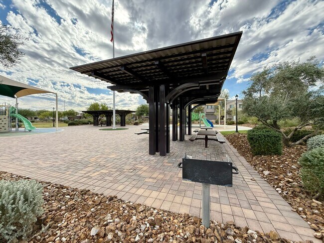 Building Photo - 4 BED, 2.5 BATH, 2 CAR-GARAGE, TWO-STORY, SINGLE FAMILY HOME FOR RENT w/ COMMUNITY POOL & SPA