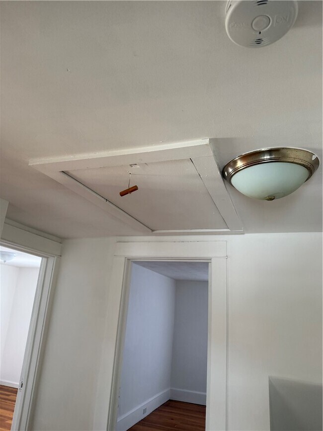 Building Photo - 459 Brainard Pl