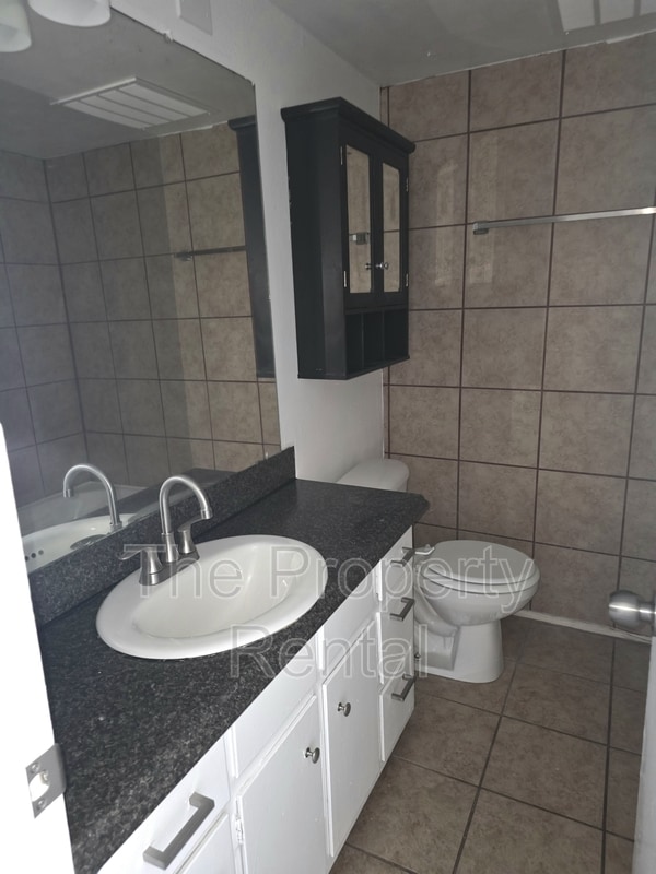 Building Photo - 1003 N Grandview Ave