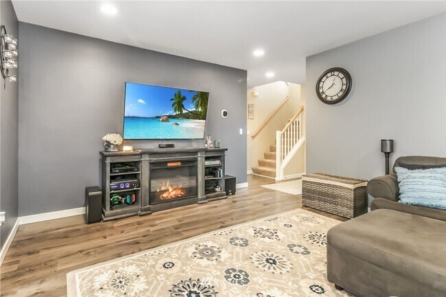 Building Photo - Beautiful Snoqualmie home available for mo...