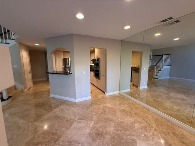 Building Photo - 2 Bedroom Condo in Aliso Viejo!