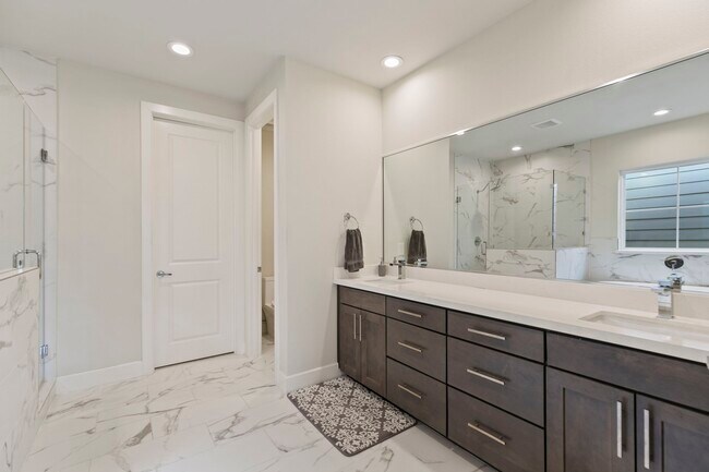 Building Photo - 1626 Northwood St