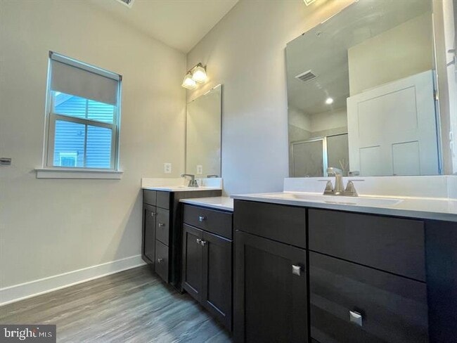 Building Photo - 8627 Satinwood Dr