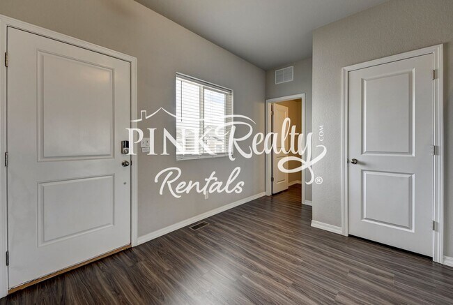 Building Photo - 6014 Yamhill Dr