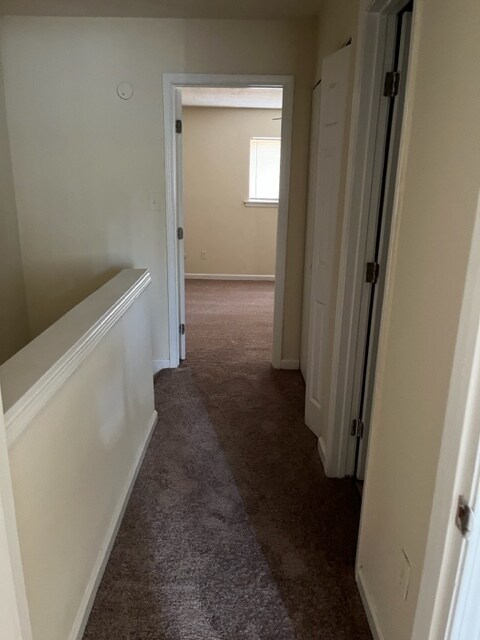 Building Photo - 240 Scandia Cir