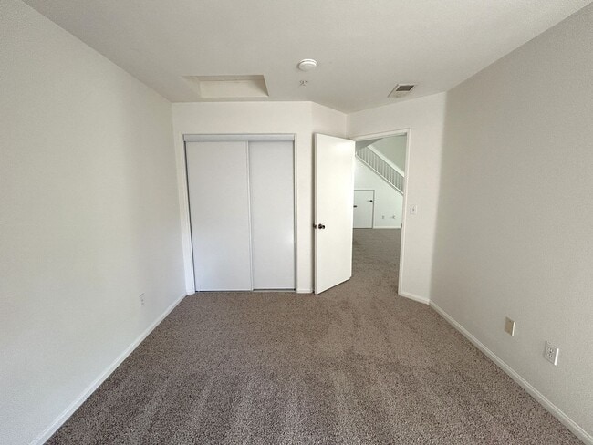 Building Photo - 13133 Le Parc Blvd