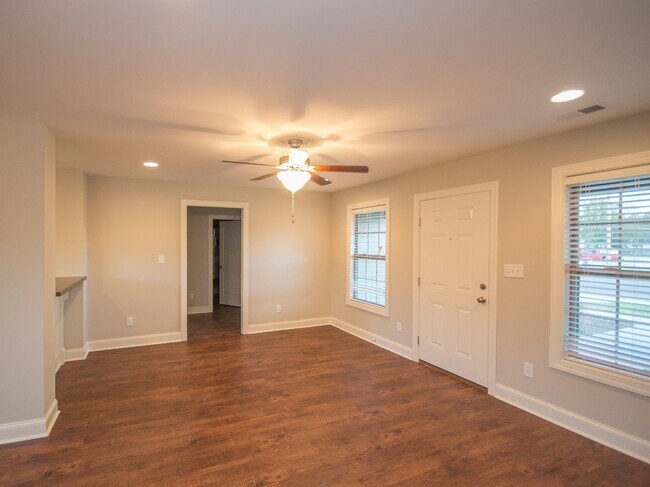 Building Photo - 17846 Sallows Dr