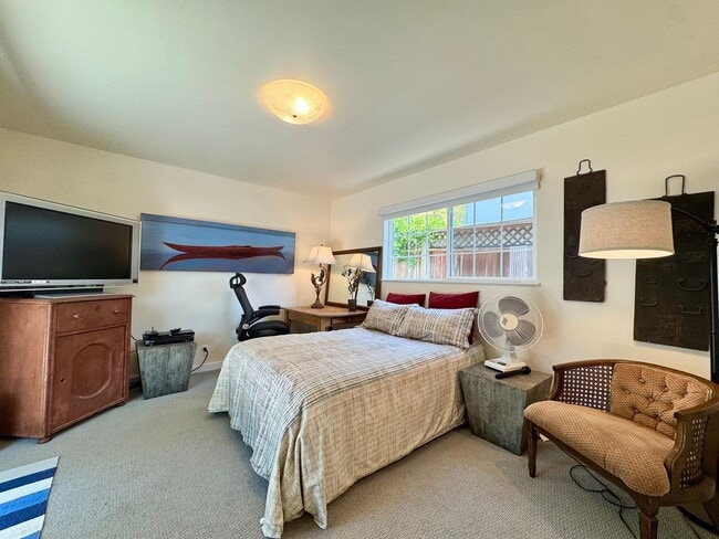 Building Photo - Available For 4+ Months!* Rare Find Furnished Saint Helena Gem, “Upper Tainter” 2 Bedrooms, 2 Bat...