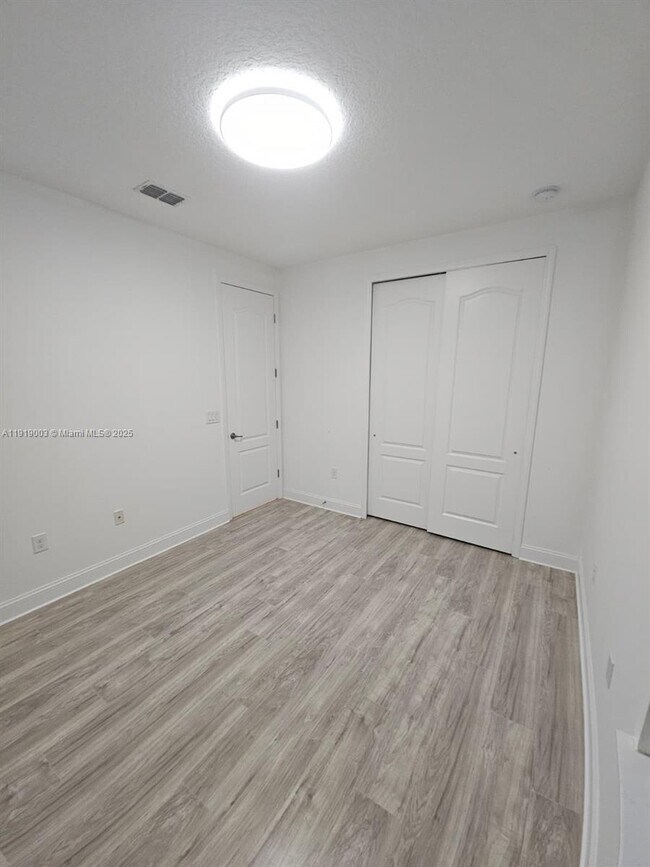 Building Photo - 174 Antilles Rd