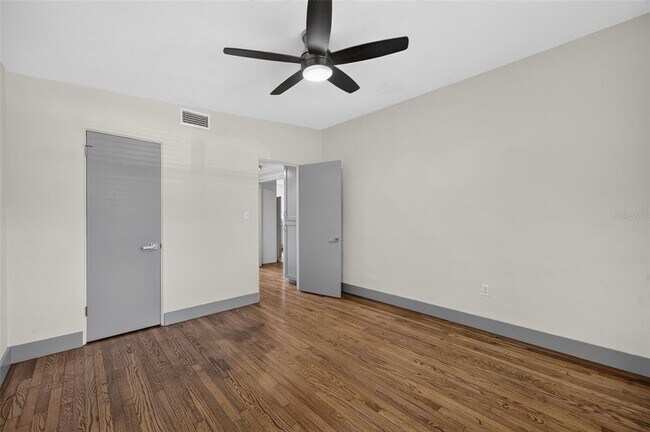 Building Photo - 1317 Cloverlawn Ave
