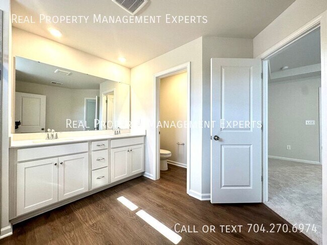 Building Photo - 13123 Cottage Crst Ln