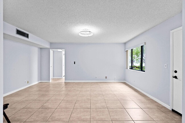 Building Photo - 5310 Las Verdes Cir