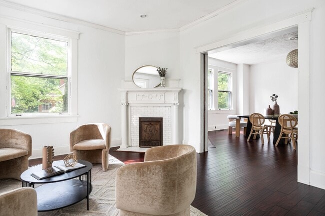 Building Photo - 5 Bed 5 Bath in Atlanta - Prime Location! ...