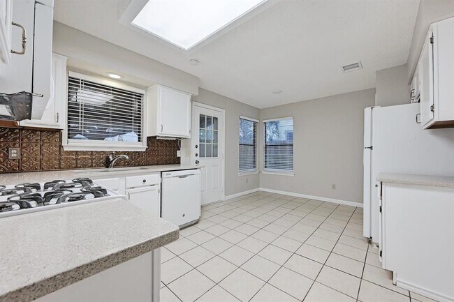 Building Photo - 4601 Manzanillo Dr