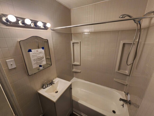 Building Photo - 4091 E 81st St