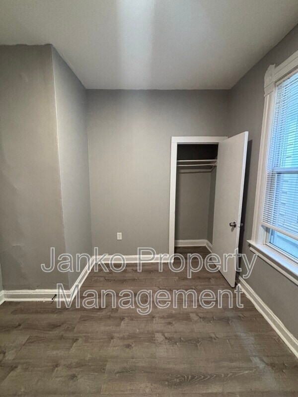 Building Photo - 7636 S Drexel Ave