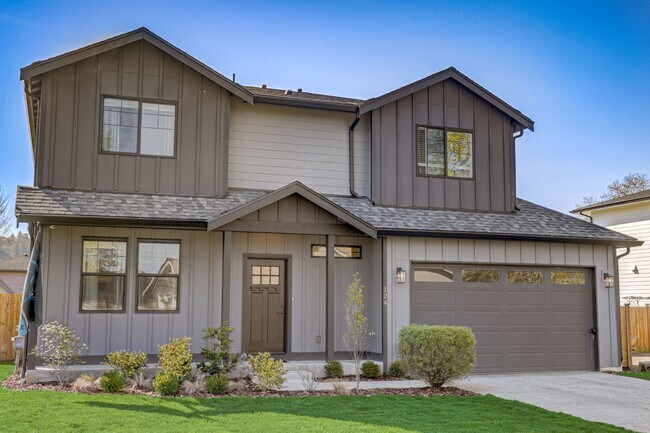 Building Photo - 124 Homer Ave SW