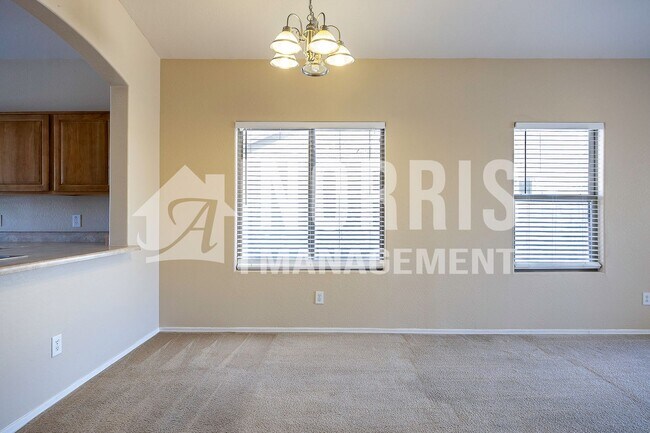 Building Photo - Great Home, Location and Move-In Ready!