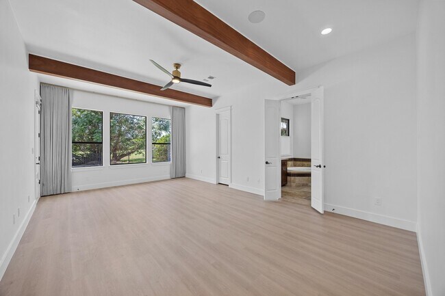 Building Photo - 206 Lido St