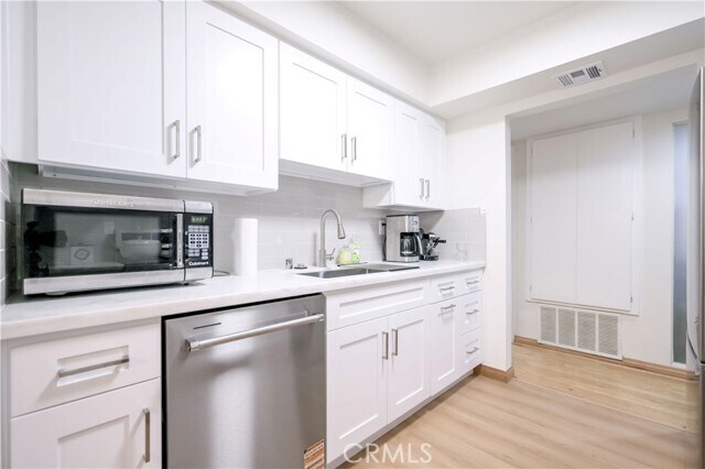 Building Photo - 4425 Whitsett Ave