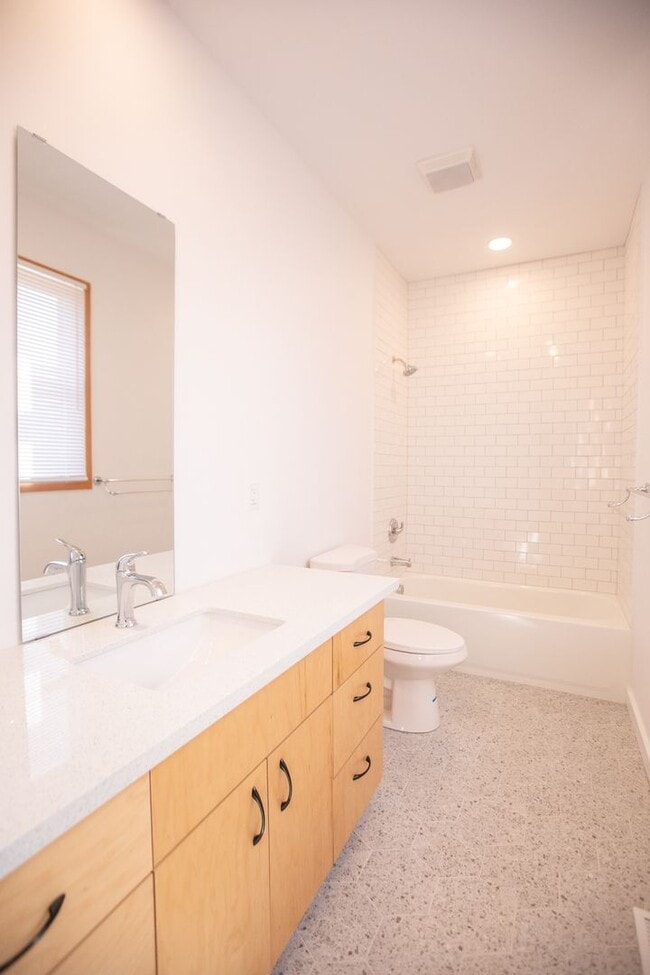 Building Photo - One Month Free ***Available NOW-  3 Bedroo...