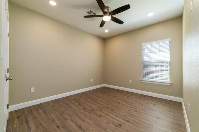 Building Photo - 1901 Seley Ave