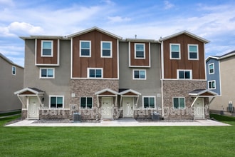 Building Photo - 652 N 130 E
