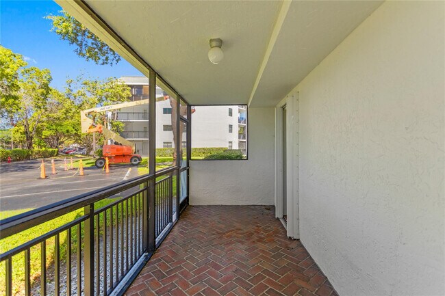 Building Photo - 16051 Blatt Blvd