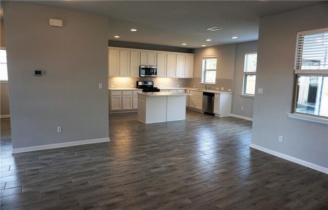 Building Photo - 2308 Pecan Island Dr