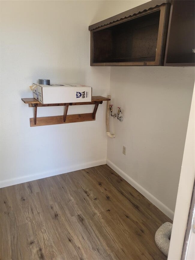 Building Photo - 205 2nd Ave