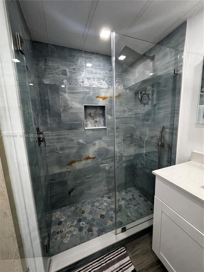 Building Photo - 228 Orchid St