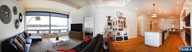 Building Photo - 9 Somerset Ln