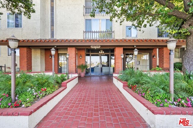 Building Photo - 12720 Burbank Blvd