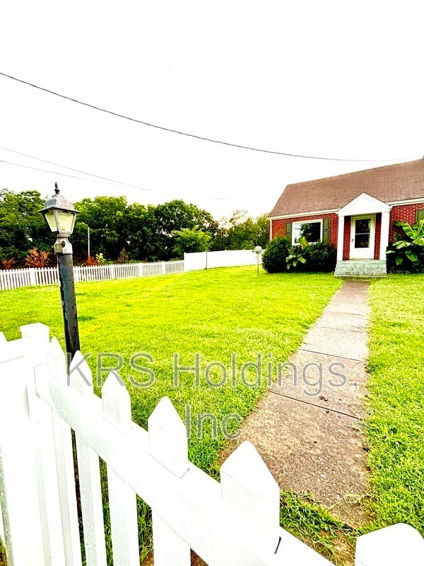 Building Photo - 107 Golf Dr