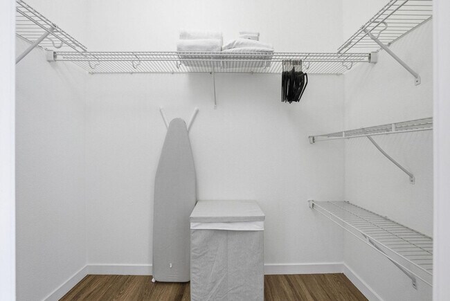 Building Photo - 1201 4th St