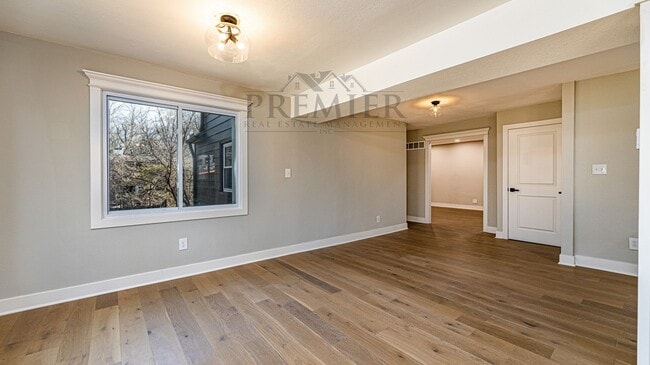 Building Photo - 7509 Lamar Ave