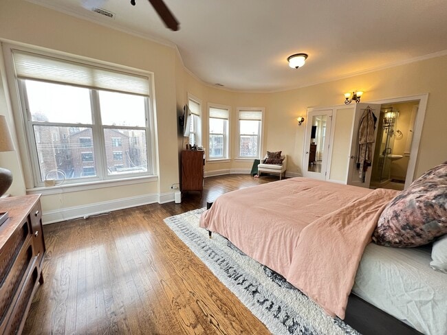 Building Photo - 5120 S Kenwood Ave