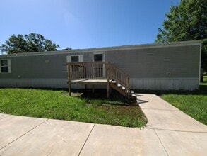 Building Photo - Mobile home for rent!