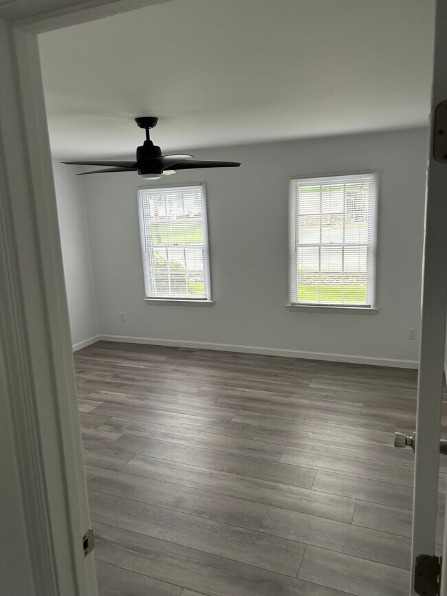 Building Photo - 2875 NY-43
