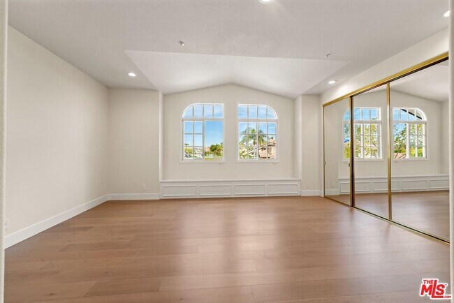 Building Photo - 18500 St Moritz Dr