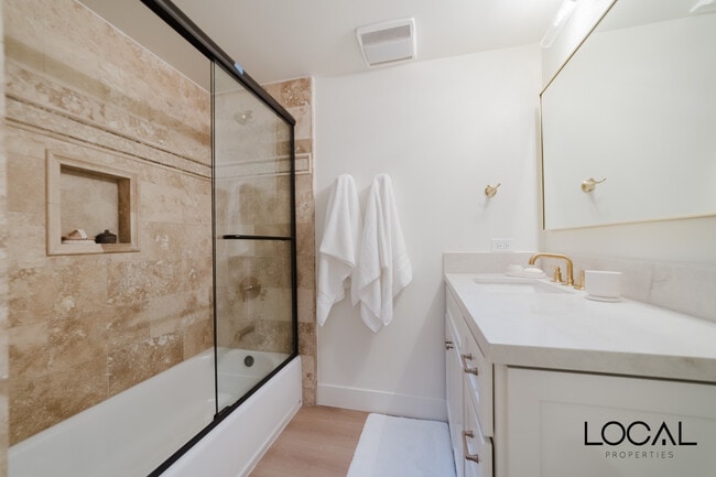 Building Photo - 801 N Rios Ave